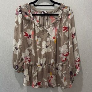 🌸 Stunning Floral Print Women’s Tie-Front Blouse – Size L 🌸